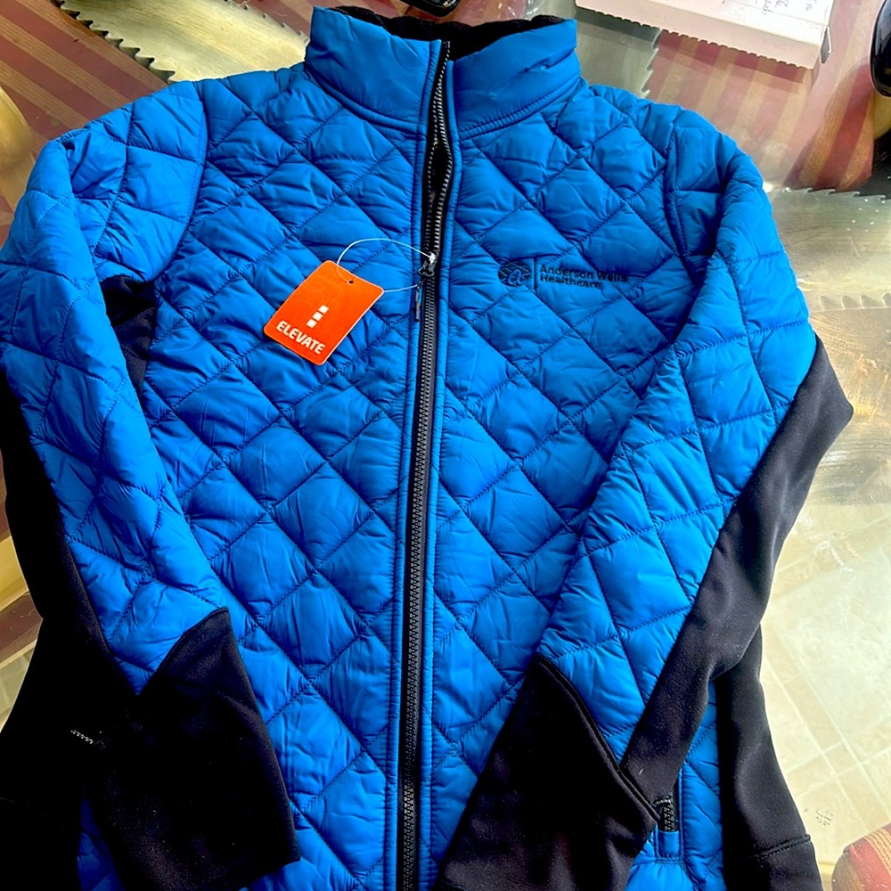 Elevate women’s Jacket